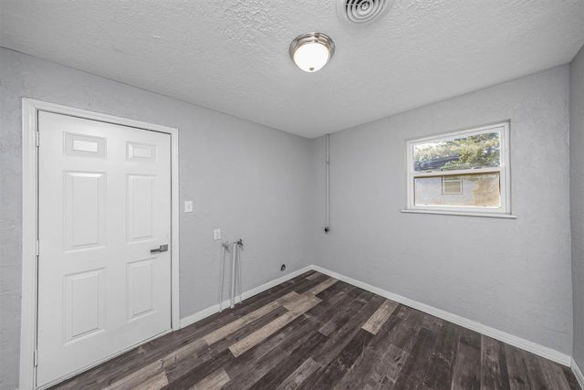 1707 NW 44th St, Lawton, OK 73505