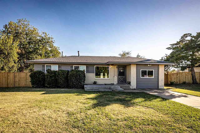 1707 NW 44th St, Lawton, OK 73505