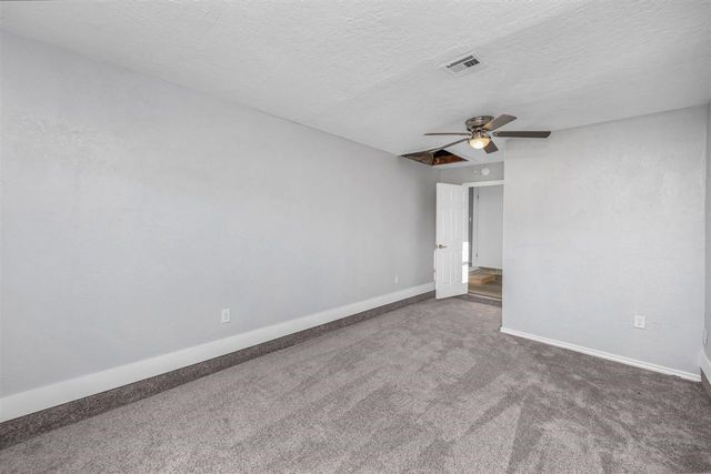 1707 NW 44th St, Lawton, OK 73505