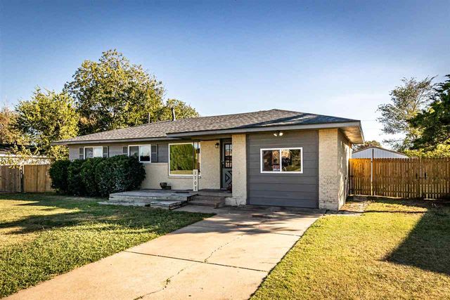 1707 NW 44th St, Lawton, OK 73505