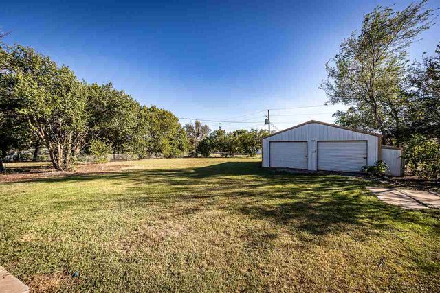 1707 NW 44th St, Lawton, OK 73505