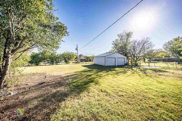 1707 NW 44th St, Lawton, OK 73505