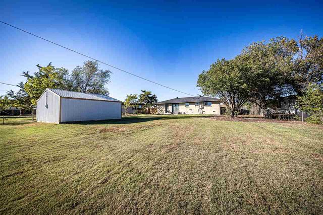 1707 NW 44th St, Lawton, OK 73505