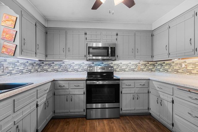 552 MENLO PARK ROAD, Green Bay, WI 54302