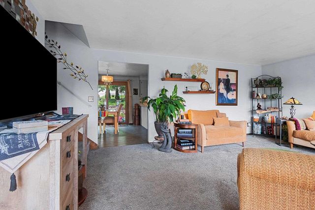 552 MENLO PARK ROAD, Green Bay, WI 54302