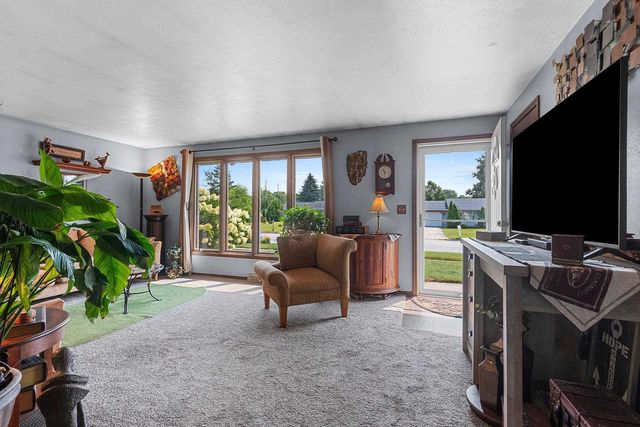 552 MENLO PARK ROAD, Green Bay, WI 54302