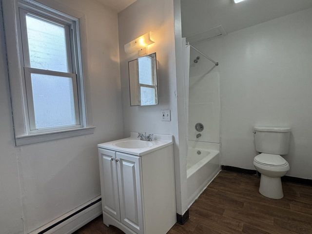 2 Champlain Place, Winooski, VT 05404