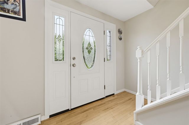 911 Summit Drive, Marshall, PA 15090