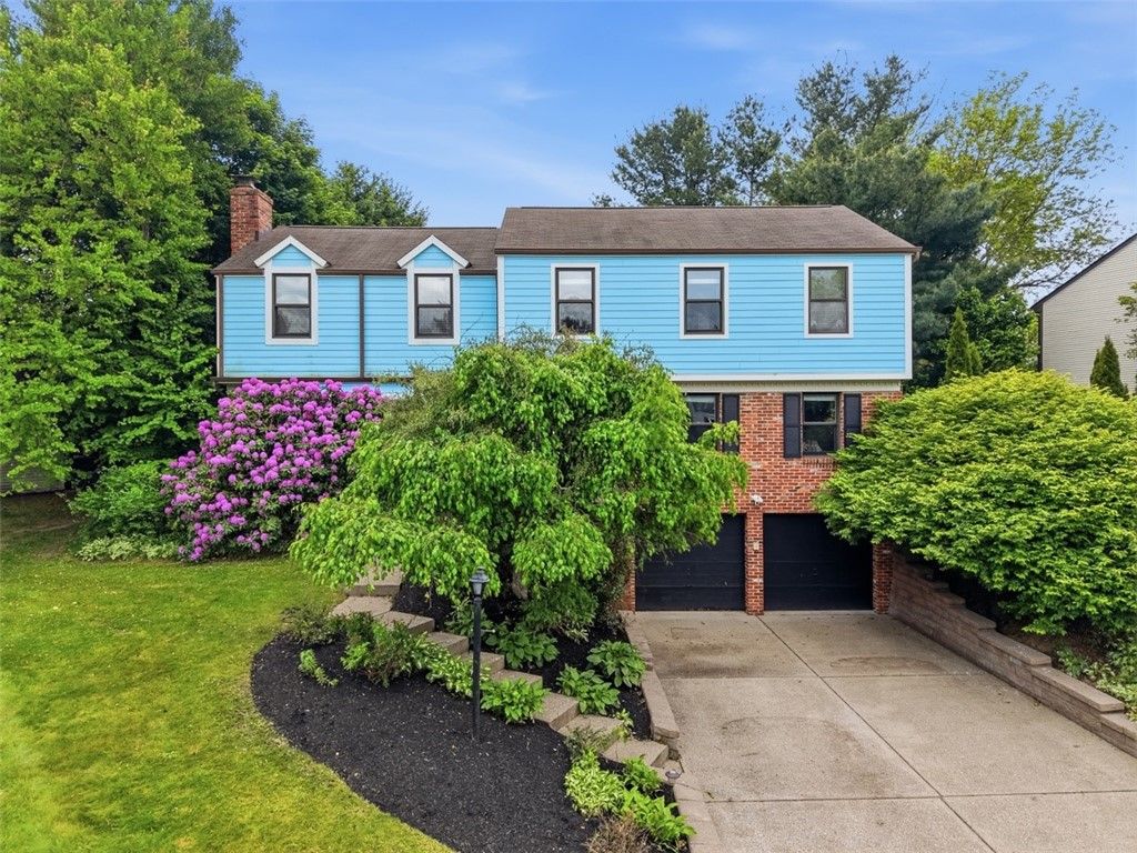 911 Summit Drive, Marshall, PA 15090