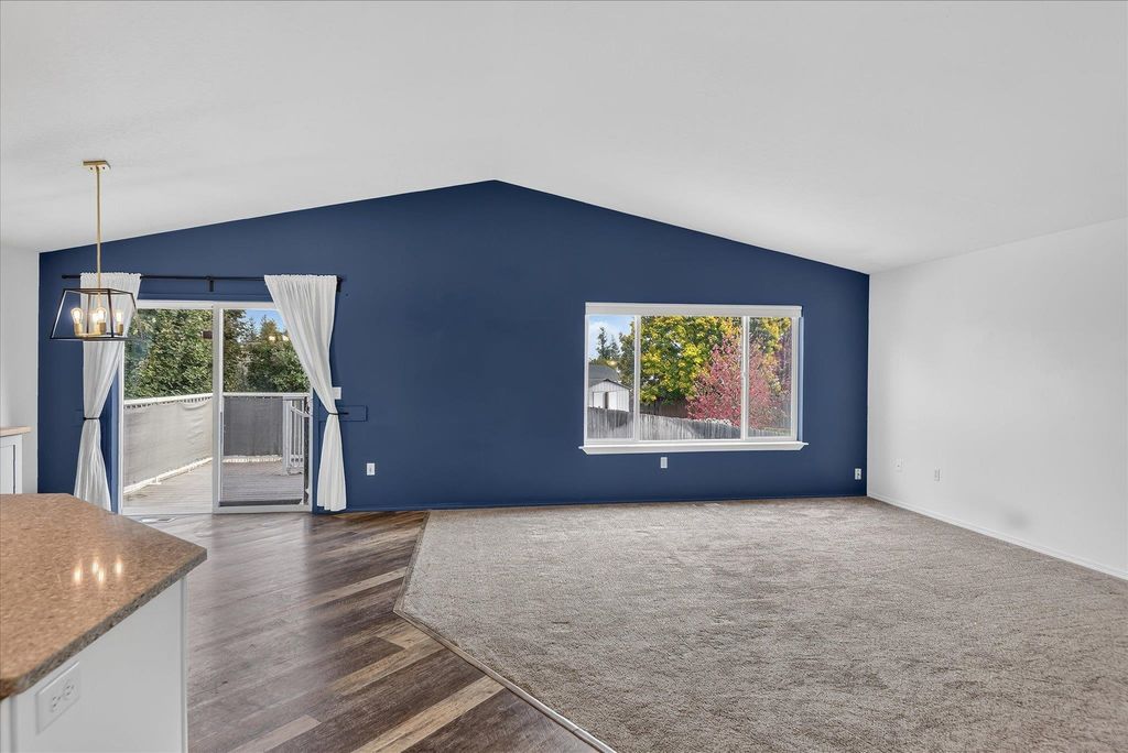 3109 Silverthorn Ln, Cheney, WA 99004 photo 2