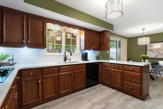 11117 Lantern Lane, Fort Wayne, IN 46845