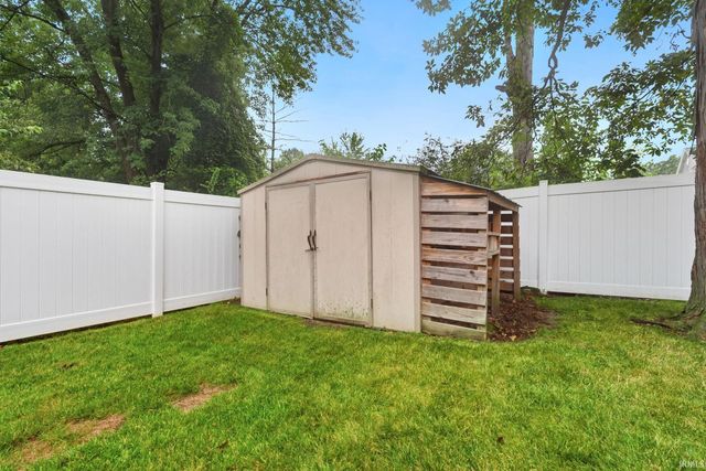 11117 Lantern Lane, Fort Wayne, IN 46845