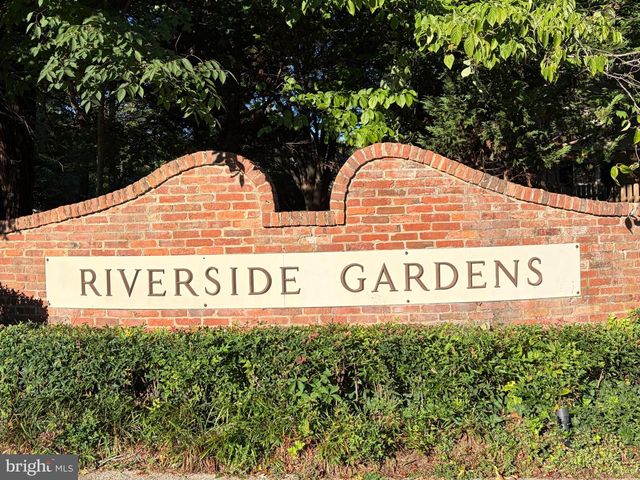 8505 STABLE DR, Alexandria, VA 22308