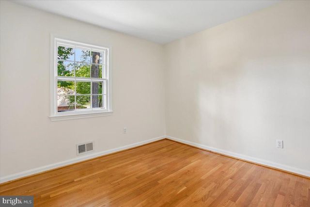8505 STABLE DR, Alexandria, VA 22308