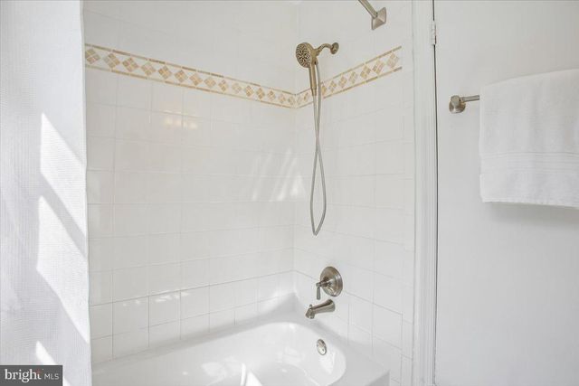 8505 STABLE DR, Alexandria, VA 22308