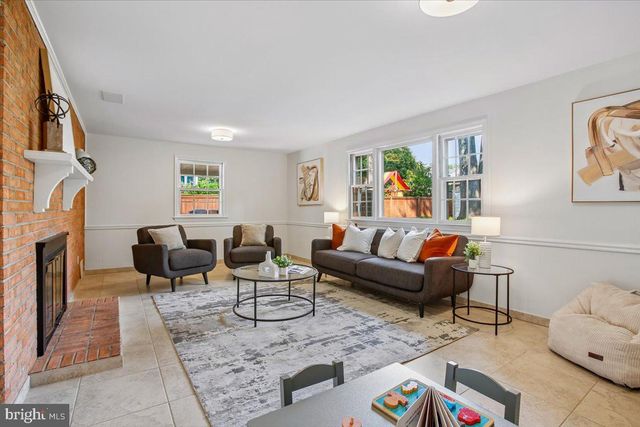 8505 STABLE DR, Alexandria, VA 22308