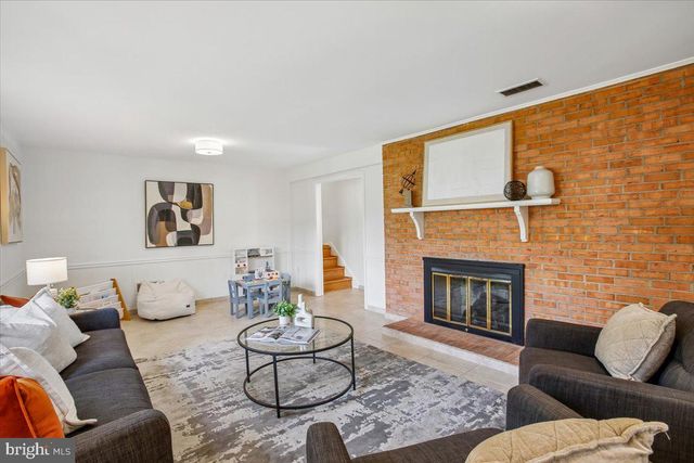 8505 STABLE DR, Alexandria, VA 22308