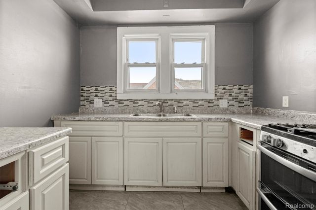 7815 Normile Street, Dearborn, MI 48126