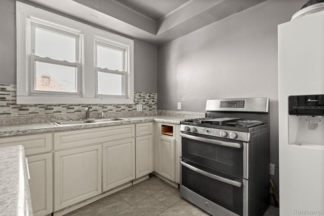 7815 Normile Street, Dearborn, MI 48126