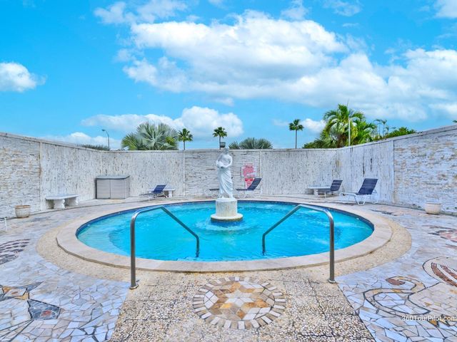 5560 E Marina Drive, Fort Lauderdale, FL 33312