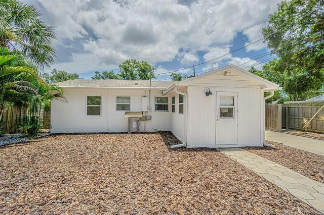 3030 14TH STREET N, St Petersburg, FL 33704