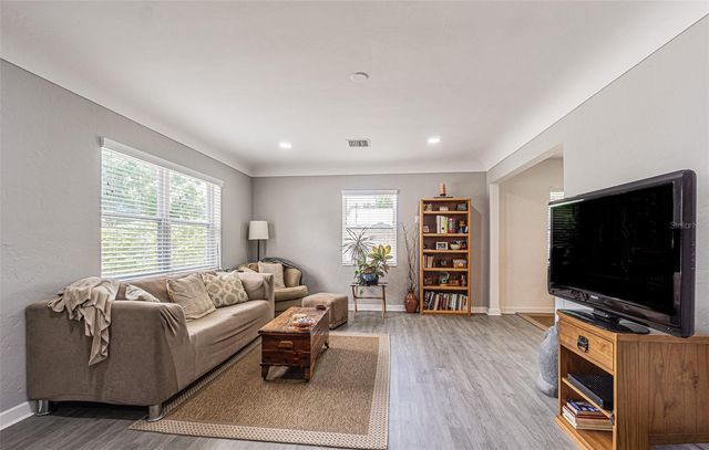 3030 14TH STREET N, St Petersburg, FL 33704
