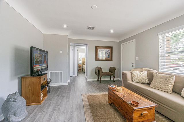 3030 14TH STREET N, St Petersburg, FL 33704