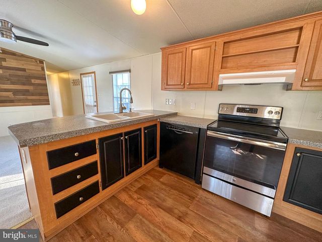 760 AZALEA LN, Gap, PA 17527