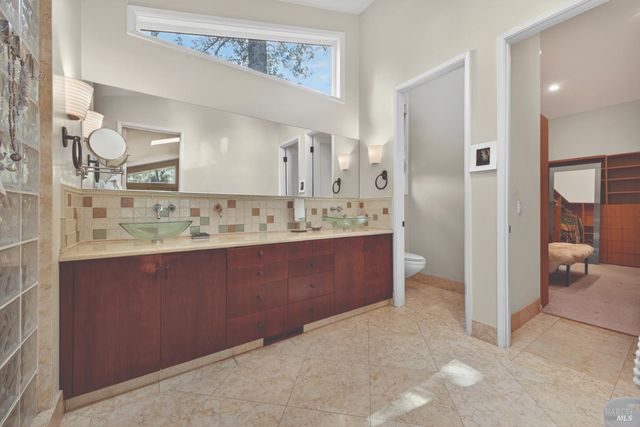 1017 Westside Rd, Healdsburg, CA 95448