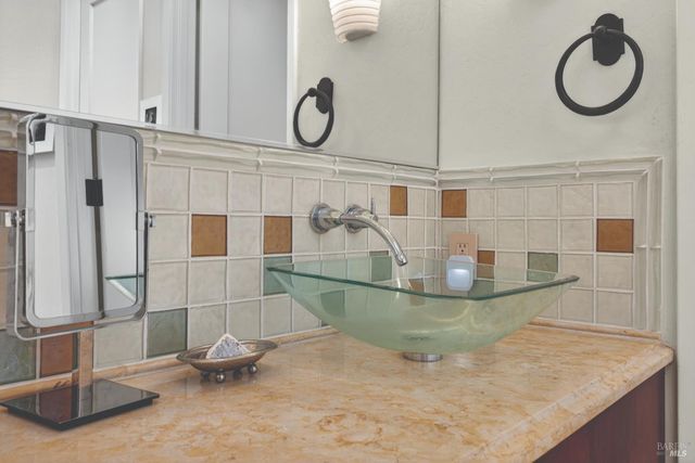 1017 Westside Rd, Healdsburg, CA 95448