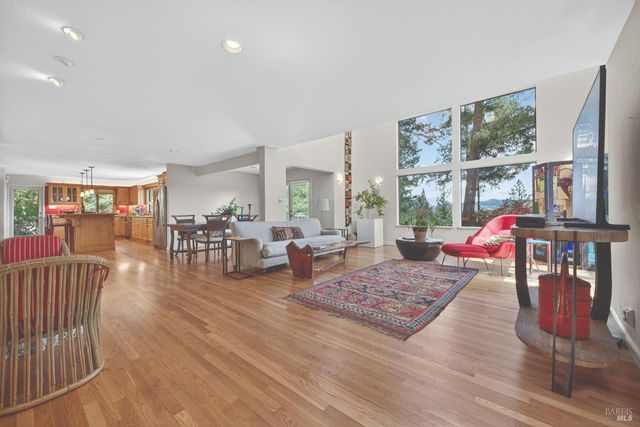 1017 Westside Rd, Healdsburg, CA 95448