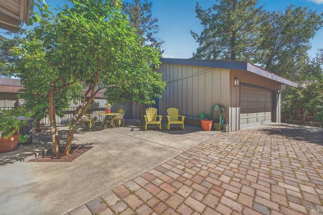 1017 Westside Rd, Healdsburg, CA 95448
