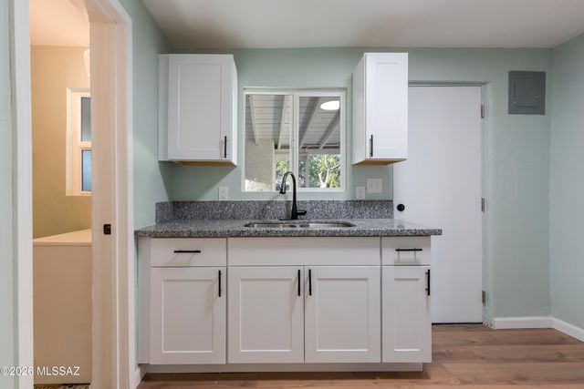 231 E District Street, Tucson, AZ 85714