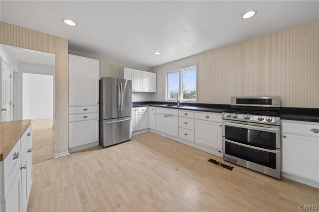 340 Chesbro Road, Schroeppel, NY 13132