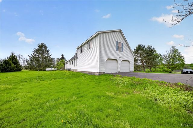 340 Chesbro Road, Schroeppel, NY 13132