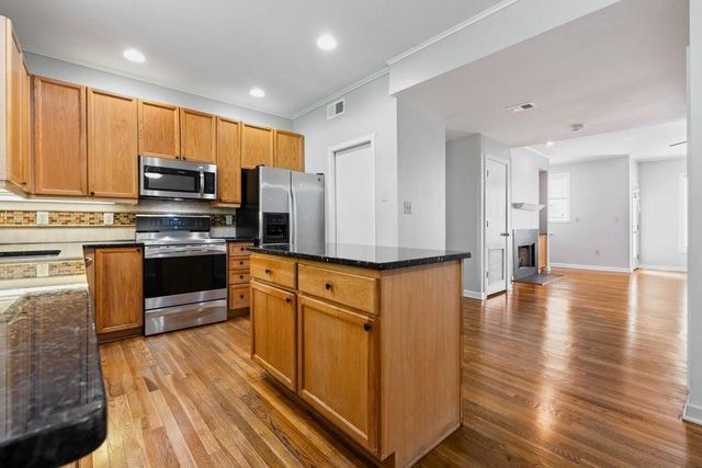 401 10th Street NW D215, Atlanta, GA 30318