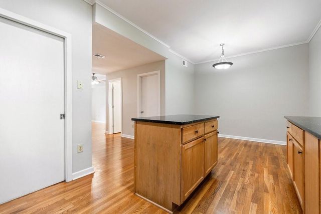 401 10th Street NW D215, Atlanta, GA 30318