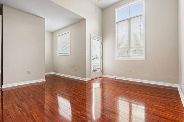 401 10th Street NW D215, Atlanta, GA 30318