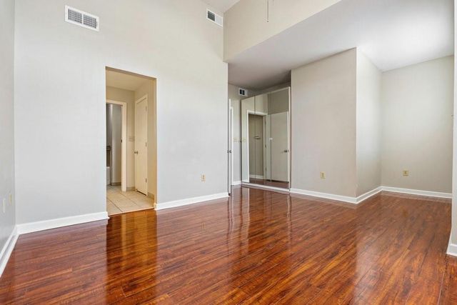 401 10th Street NW D215, Atlanta, GA 30318
