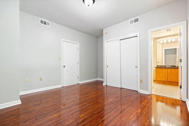 401 10th Street NW D215, Atlanta, GA 30318