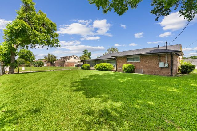 4302 Marchant Road, Houston, TX 77047