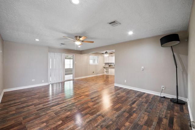 4302 Marchant Road, Houston, TX 77047