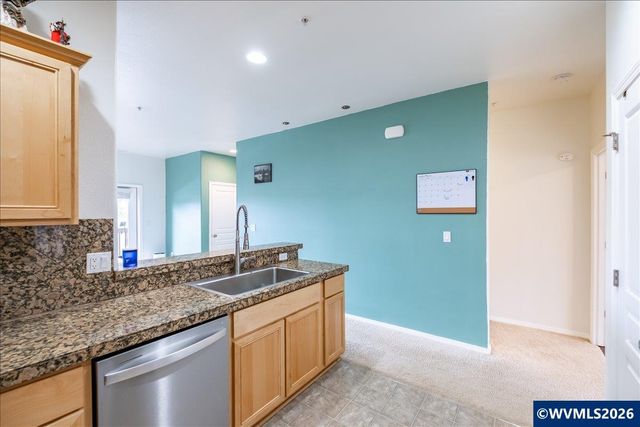 5967 Blue River Dr SE, Salem, OR 97306