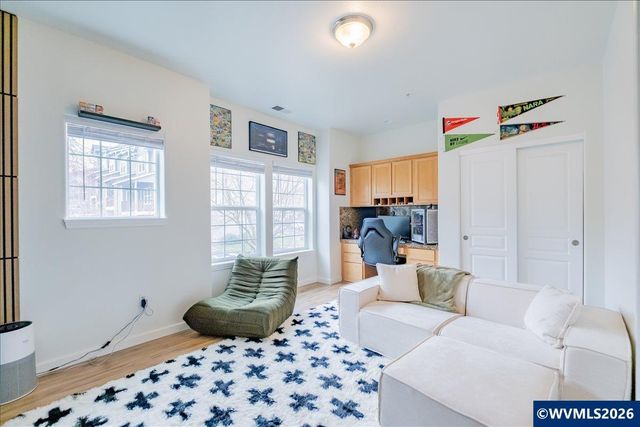 5967 Blue River Dr SE, Salem, OR 97306