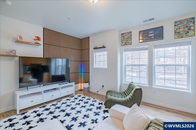 5967 Blue River Dr SE, Salem, OR 97306