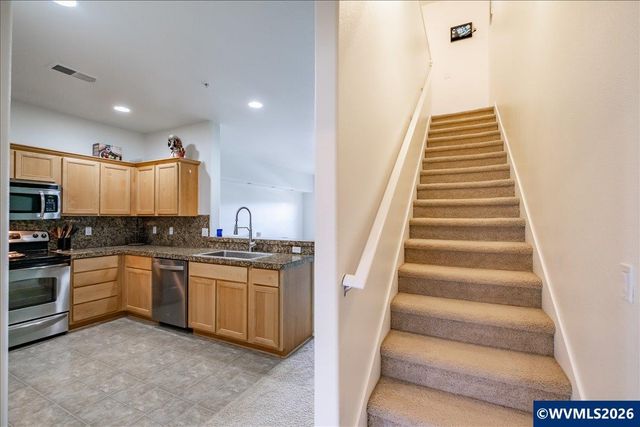 5967 Blue River Dr SE, Salem, OR 97306