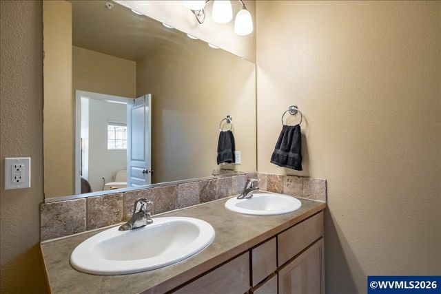 5967 Blue River Dr SE, Salem, OR 97306