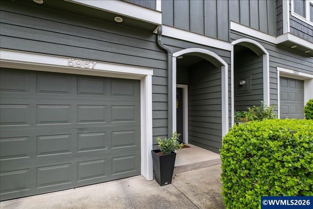 5967 Blue River Dr SE, Salem, OR 97306