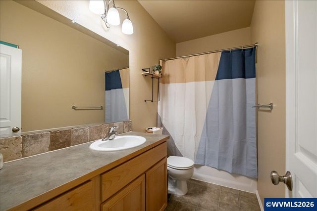 5967 Blue River Dr SE, Salem, OR 97306