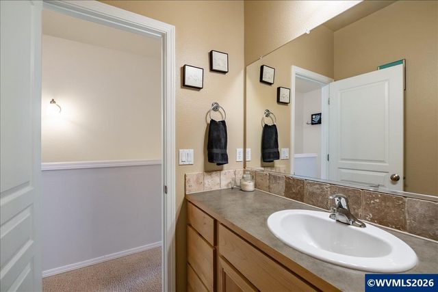 5967 Blue River Dr SE, Salem, OR 97306